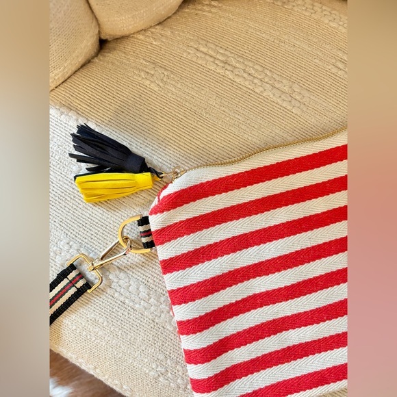 Red and white striped canvas clutch - Picture 2 of 7